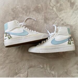 Nike Women's Blazer Mid 77 Indigo Floral Sneakers